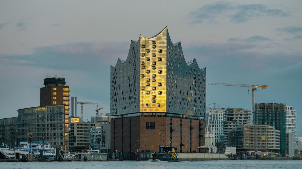 Elbphilharmonie bei Sonenuntergang